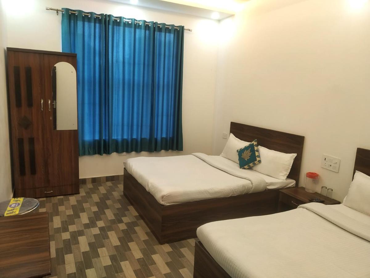 Nv宫殿酒店 Vrindāvan 外观 照片