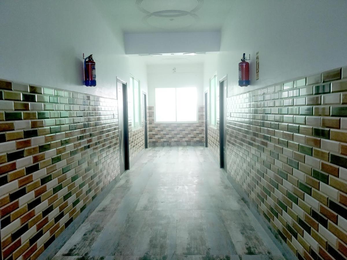 Nv宫殿酒店 Vrindāvan 外观 照片
