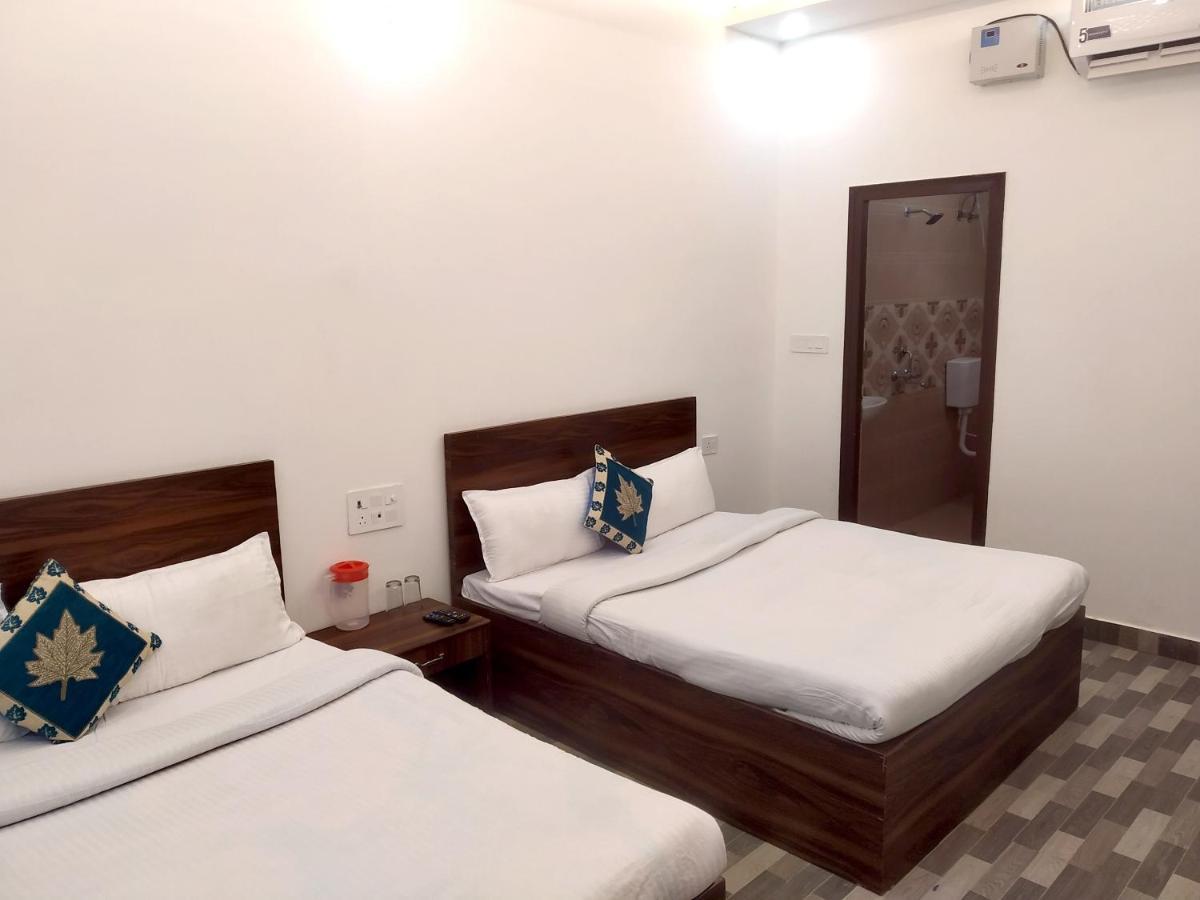 Nv宫殿酒店 Vrindāvan 外观 照片