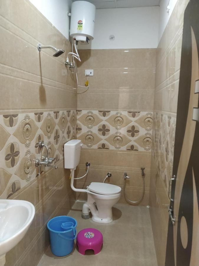 Nv宫殿酒店 Vrindāvan 外观 照片